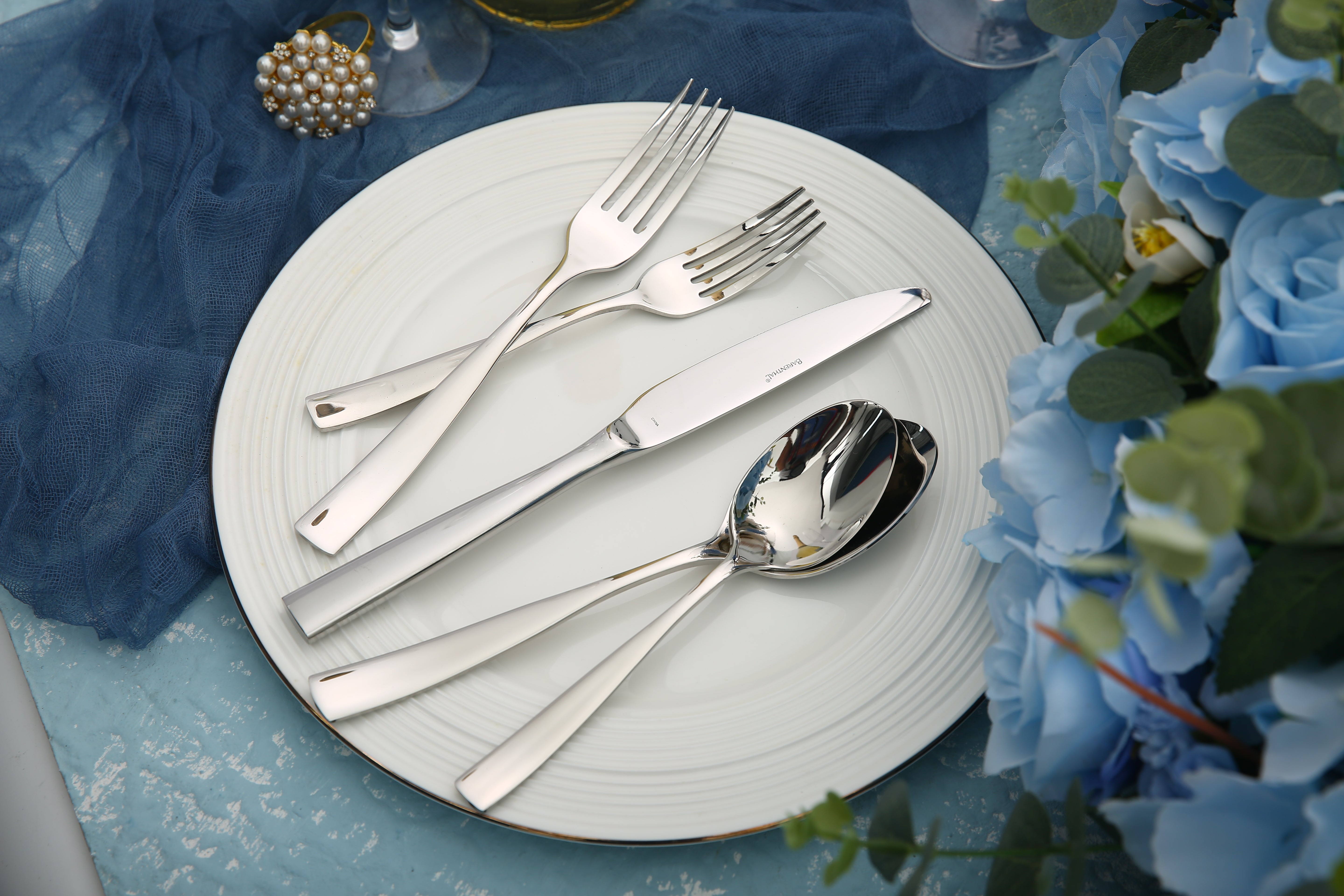 Barenthal 20-Piece Luxury Heavy Silver Flatware Set, Service for 4, Dishwasher Safe, Showcasing Exquisite Silver Tableware Details.