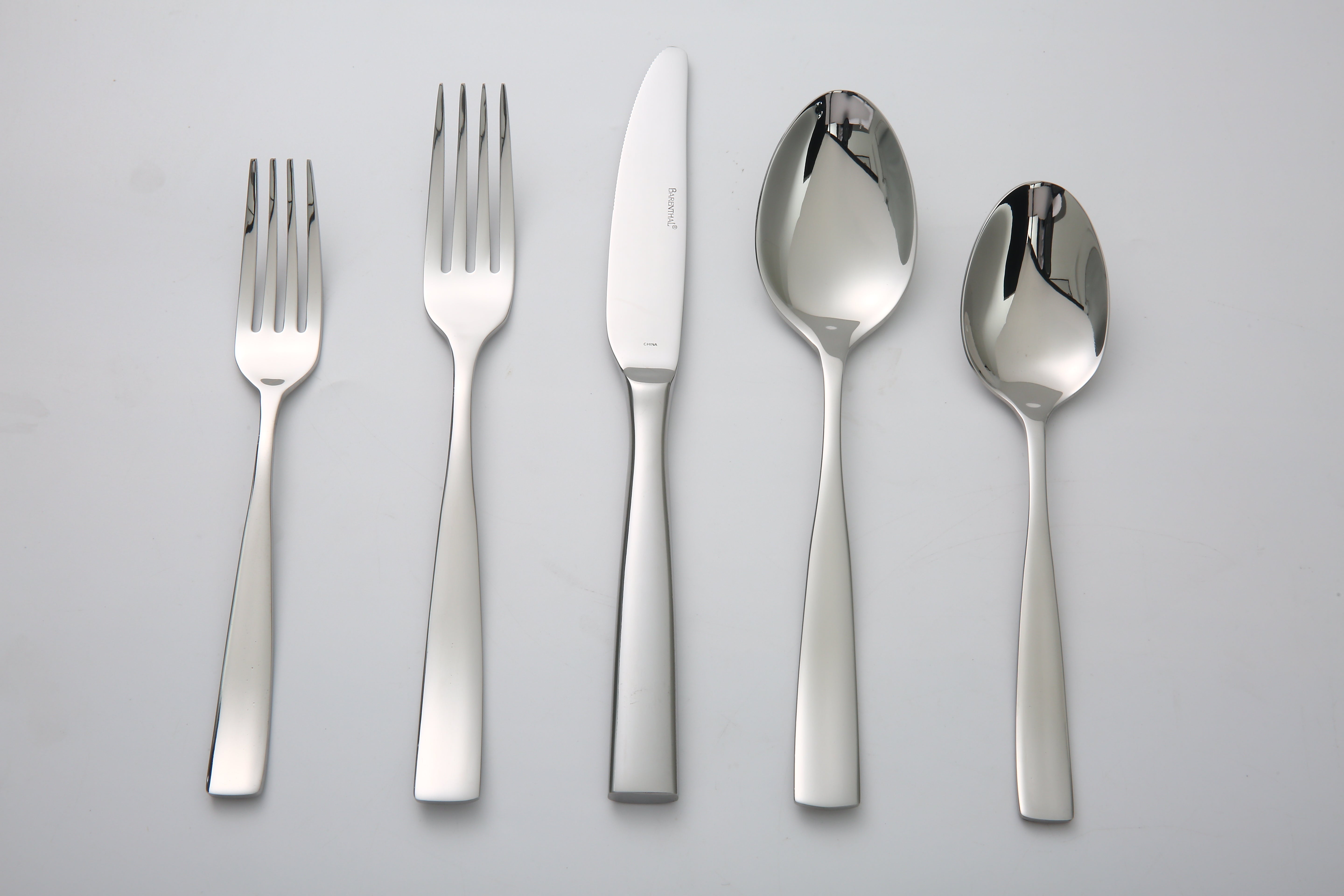 Barenthal Motion 20-piece Flatware Set, serves 4 people, luxury stainless steel silverware, dishwasher safe, modern design style.