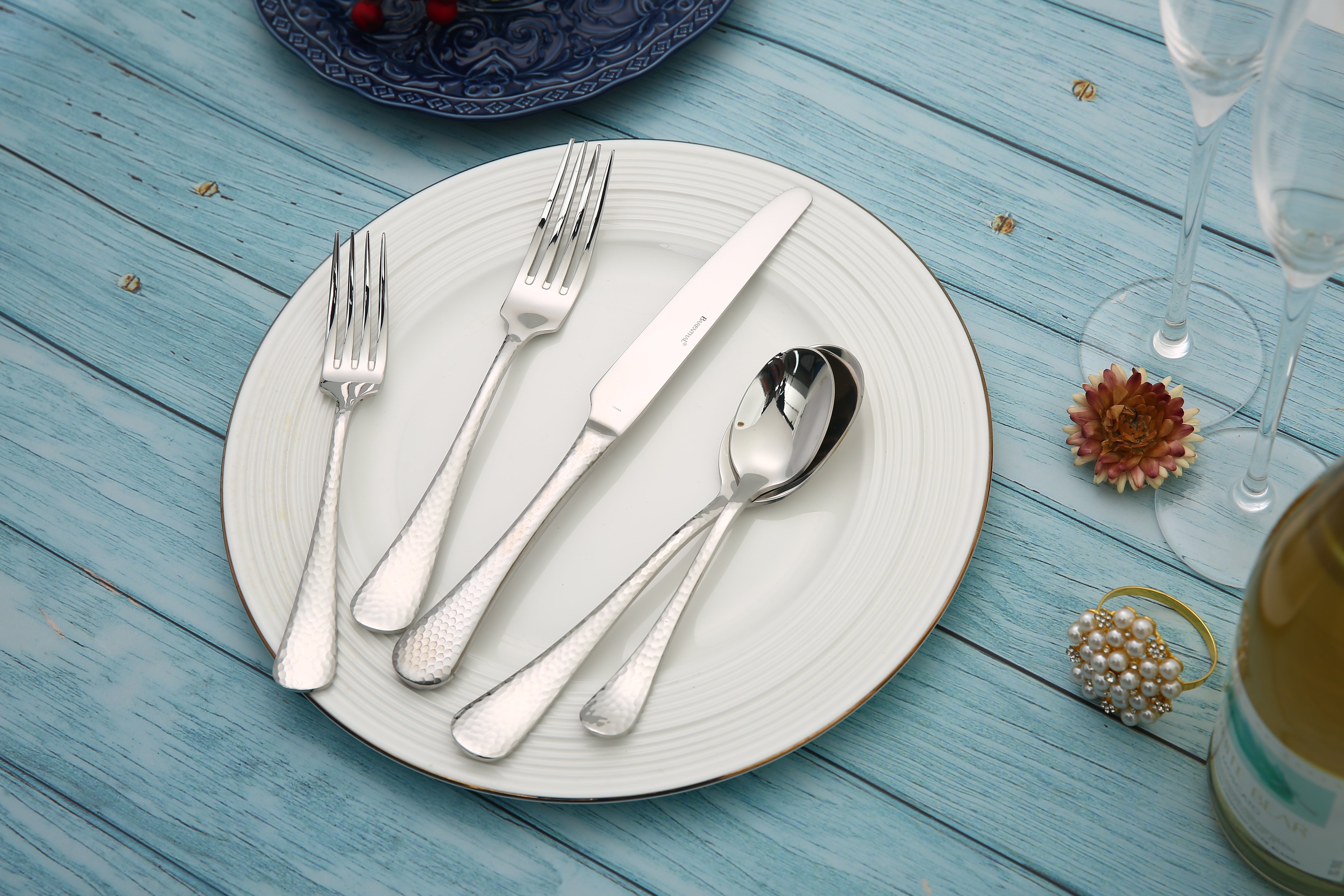 Bastia Barenthal Luxury 20-Piece Flatware Set, service for 4 people, heavy-duty stainless steel silverware, dishwasher safe, ideal for family dining.