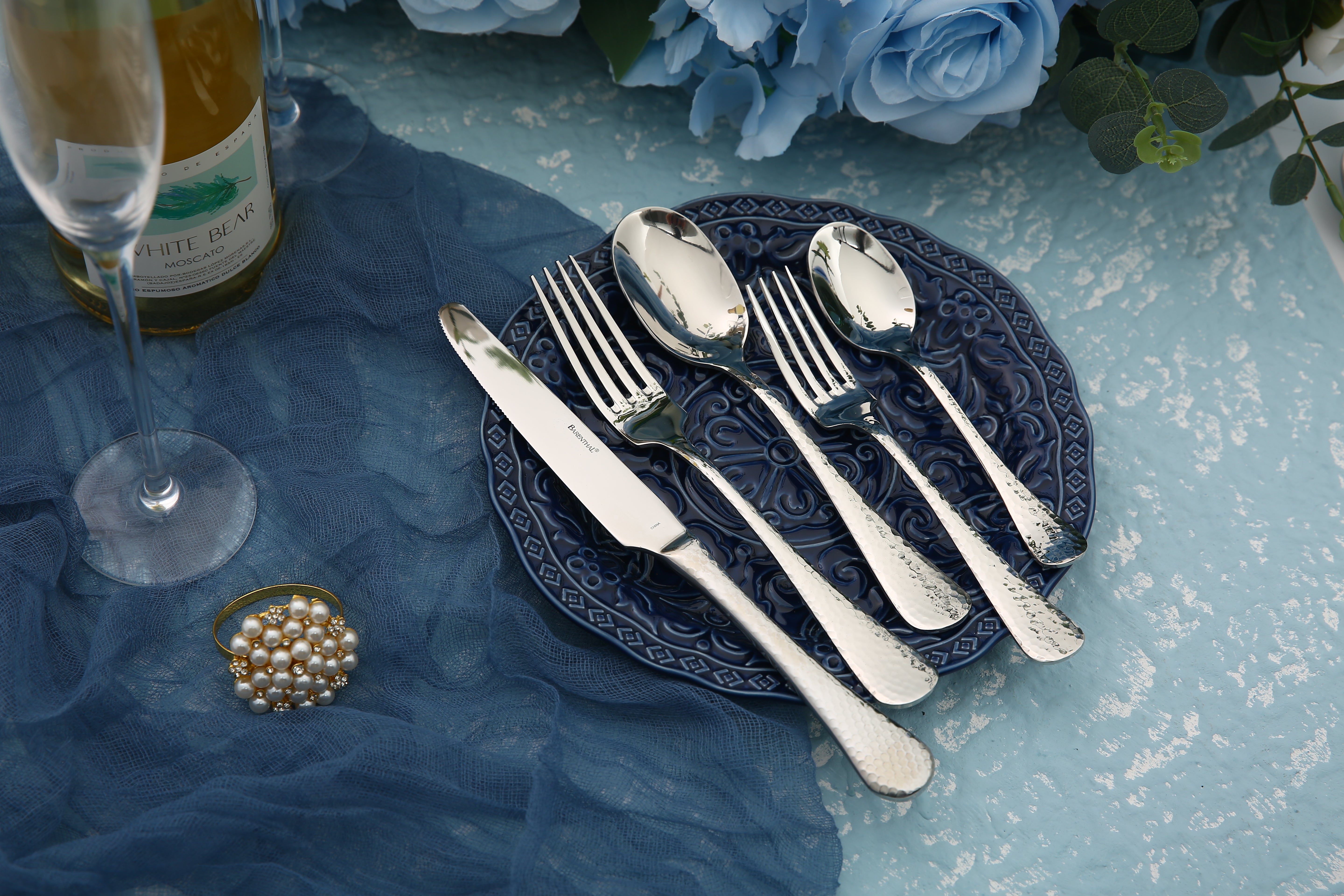 Bastia Barenthal 20-piece Luxury Heavy-duty Stainless Steel Flatware Set, service for 4 people, dishwasher safe with sleek silver luster.